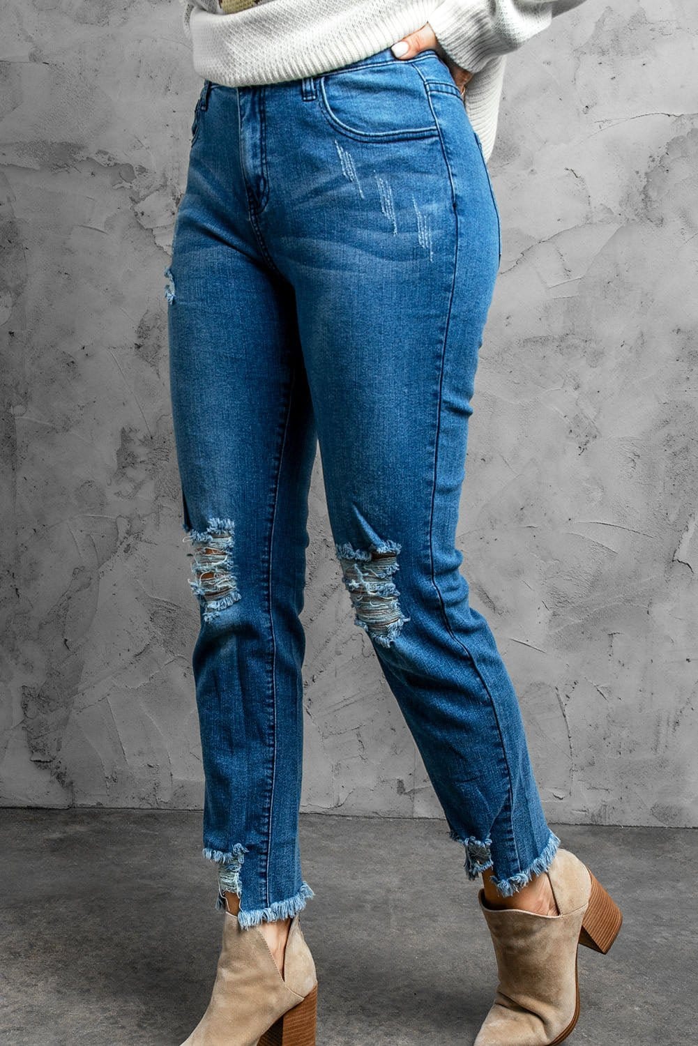 Stylish Distressed Cropped Jeans - CLASSY CLOSET BOUTIQUEStylish Distressed Cropped Jeanspants100100933589589100100933589589Medium4